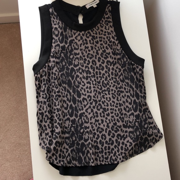 Elizabeth and James flowing top - Picture 2 of 9